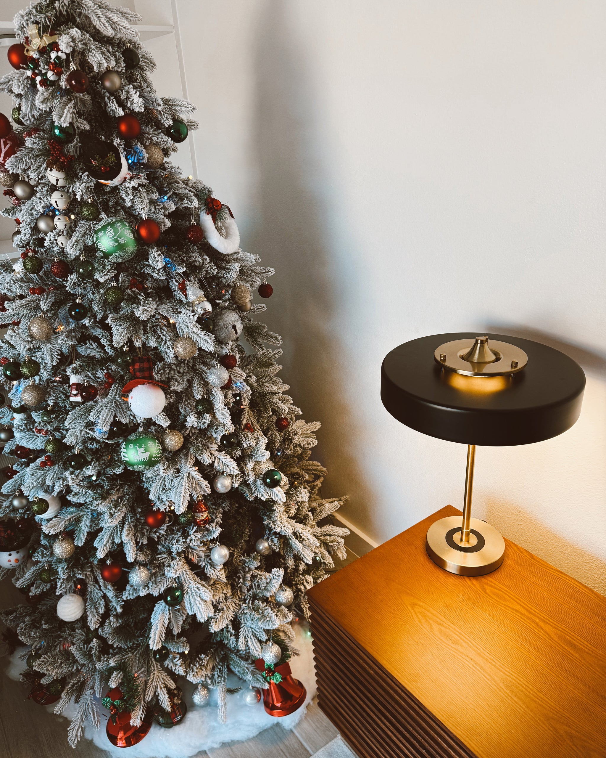 Lampa Stołowa LED w Stylu Vintage z Łańcuszkiem | Elegancka Lampka do Sypialni