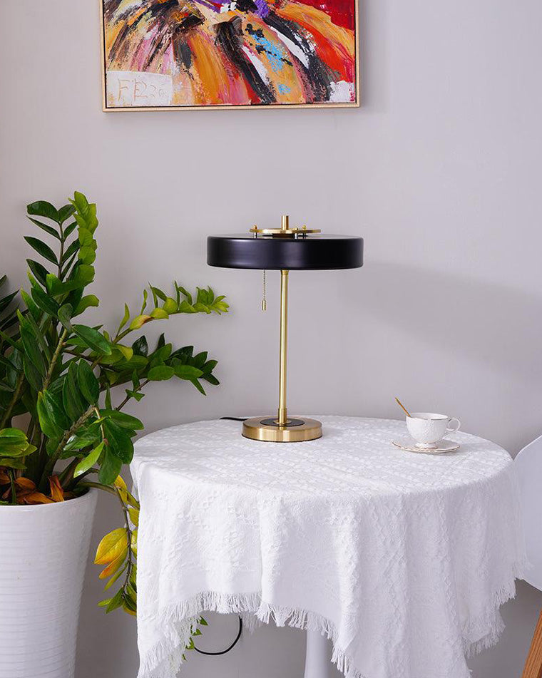 Lampa Stołowa LED w Stylu Vintage z Łańcuszkiem | Elegancka Lampka do Sypialni