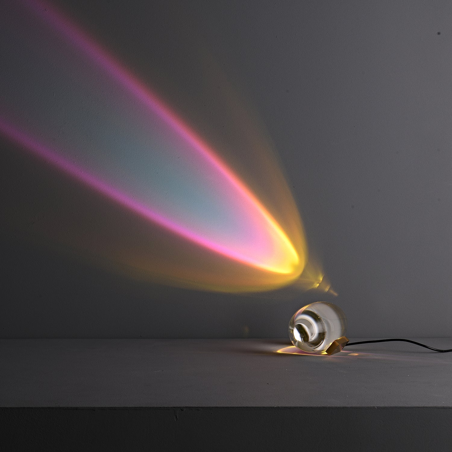 Lampa Stołowa LED Projektująca Wzory | Designerskie Oświetlenie Wnętrz