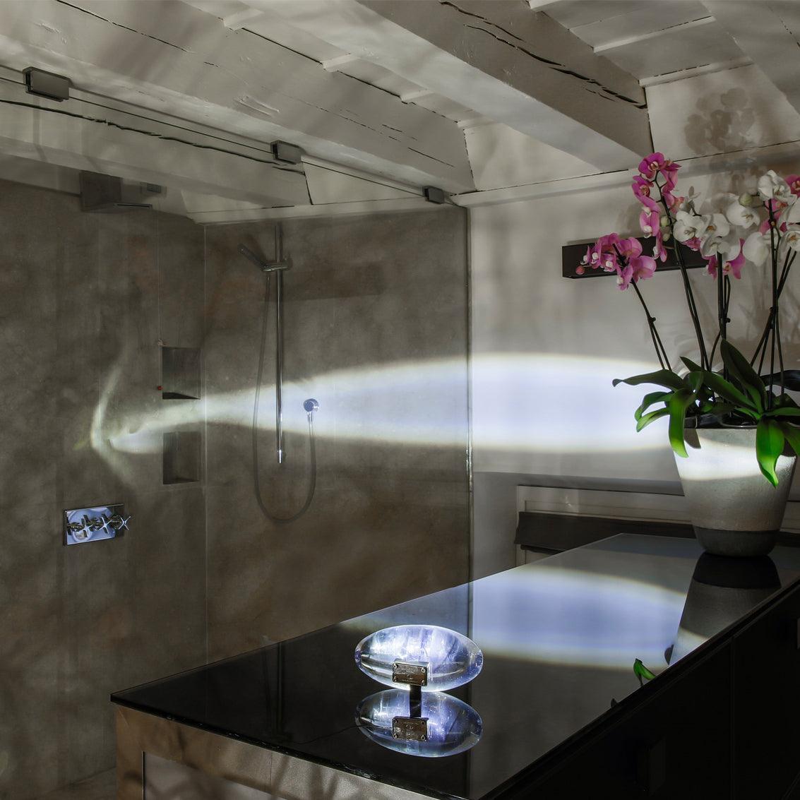 Lampa Stołowa LED Projektująca Wzory | Designerskie Oświetlenie Wnętrz