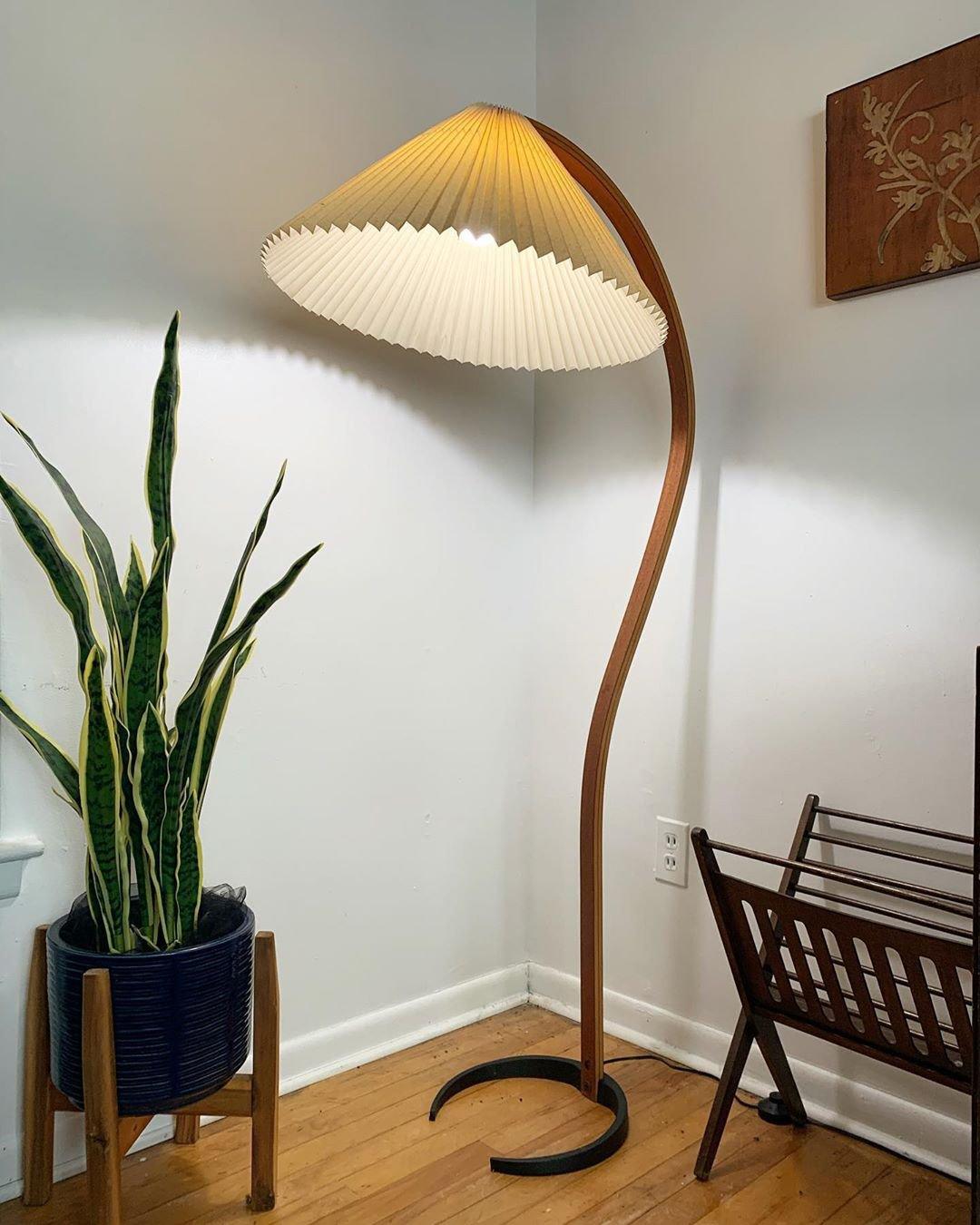 Lampa podłogowa w stylu skandynawskim | Nowoczesna lampa stojąca do salonu