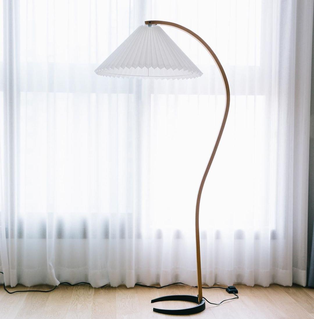 Lampa podłogowa w stylu skandynawskim | Nowoczesna lampa stojąca do salonu