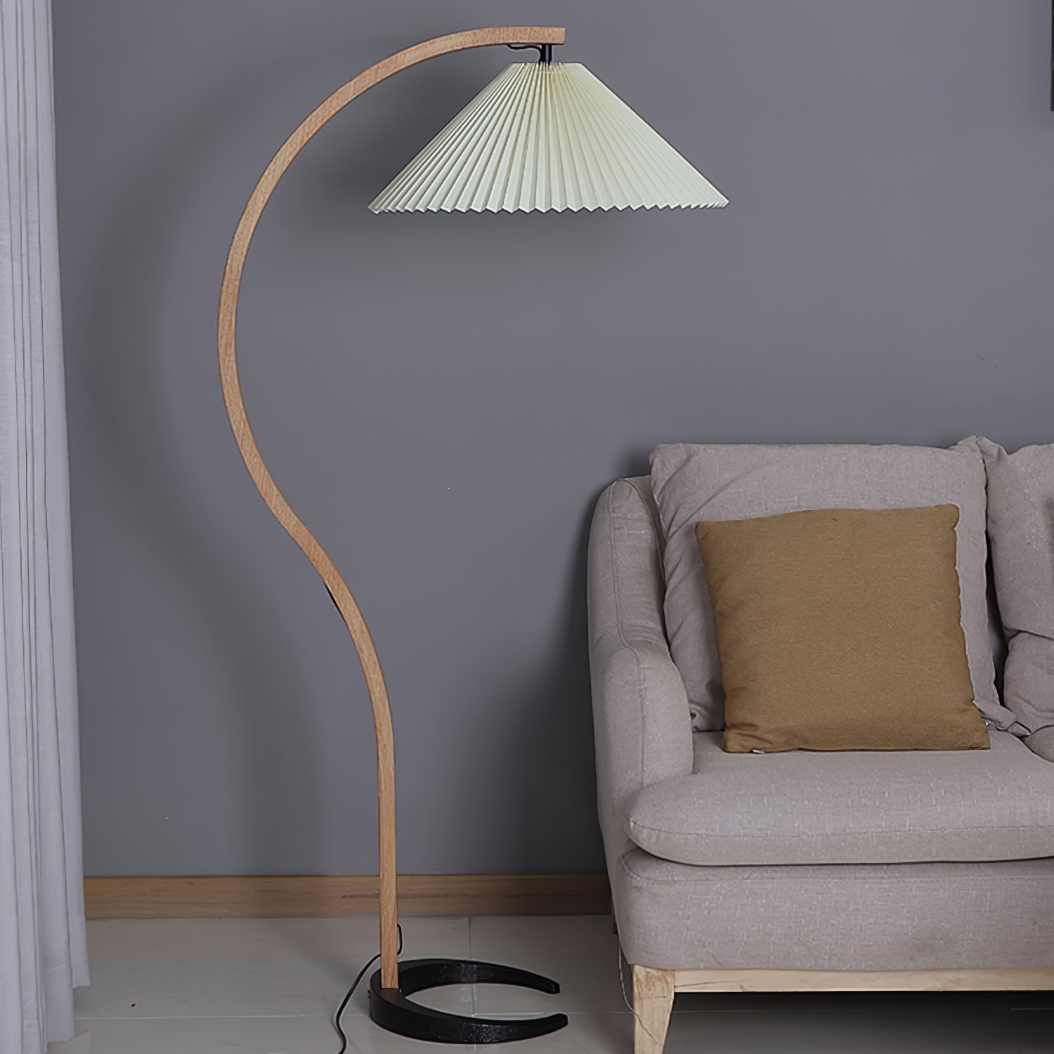 Lampa podłogowa w stylu skandynawskim | Nowoczesna lampa stojąca do salonu