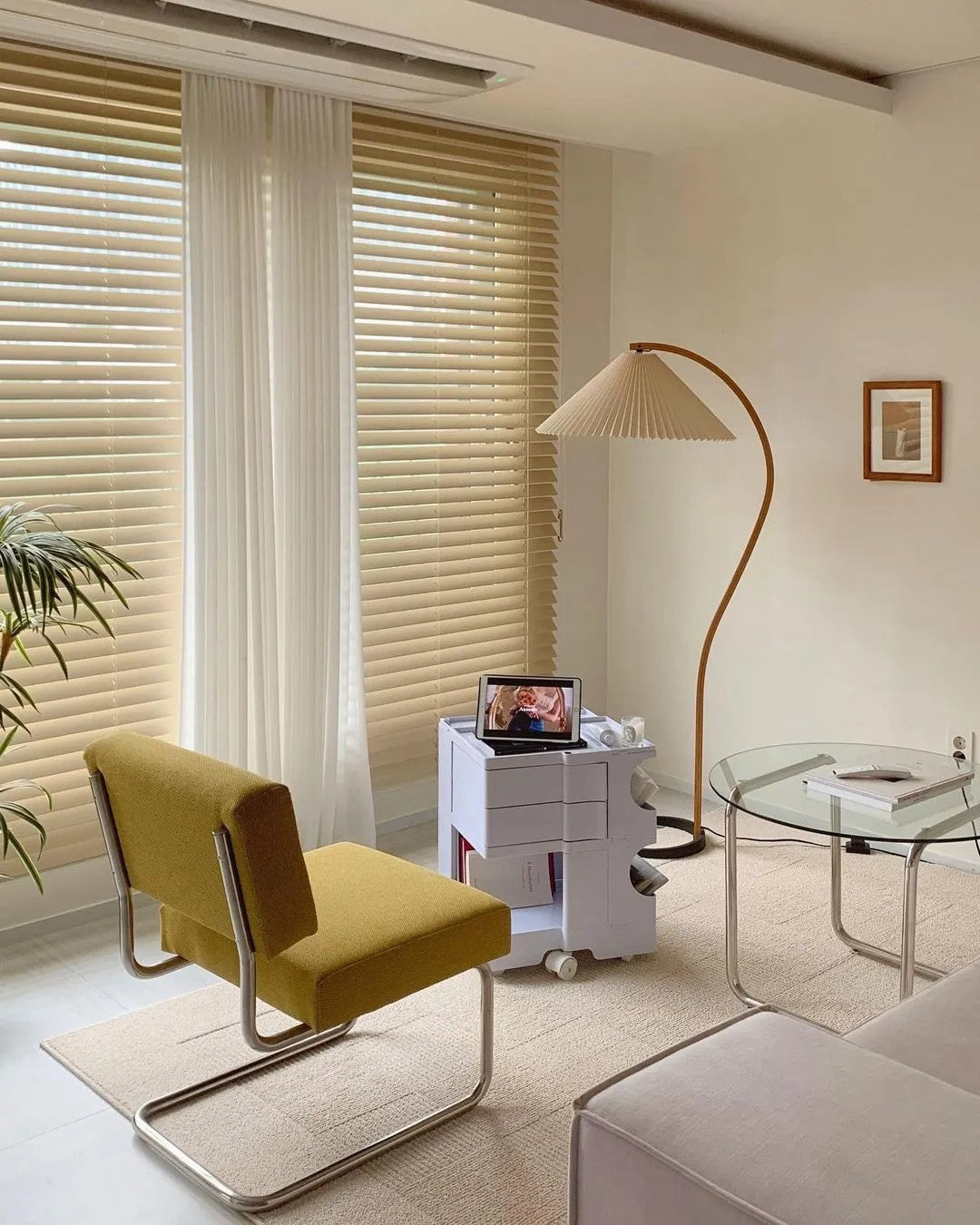 Lampa podłogowa w stylu skandynawskim | Nowoczesna lampa stojąca do salonu