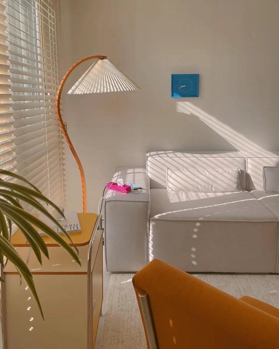 Lampa podłogowa w stylu skandynawskim | Nowoczesna lampa stojąca do salonu