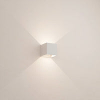 Kinkiet LED z regulacją światła | Nowoczesne oświetlenie ścienne