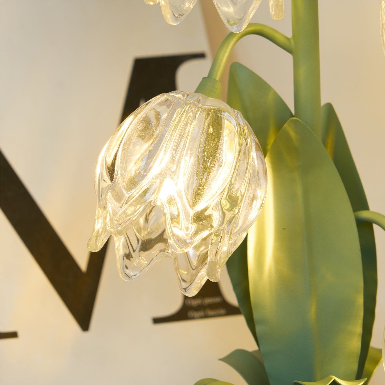 Szklana Lampa Stołowa w Kwiatowym Stylu | Dekoracyjna Lampka do Sypialni i Salonu