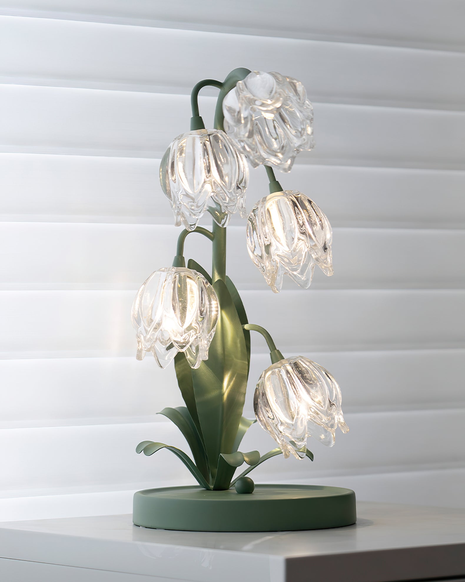 Szklana Lampa Stołowa w Kwiatowym Stylu | Dekoracyjna Lampka do Sypialni i Salonu