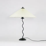 Lampa Stołowa w Stylu Nordyckim z Plisowanym Kloszem | Designerska Lampka Stojąca do Salonu