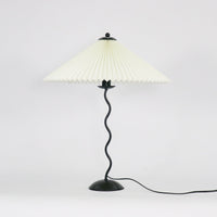 Lampa Stołowa w Stylu Nordyckim z Plisowanym Kloszem | Designerska Lampka Stojąca do Salonu