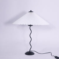 Lampa Stołowa w Stylu Nordyckim z Plisowanym Kloszem | Designerska Lampka Stojąca do Salonu