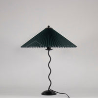 Lampa Stołowa w Stylu Nordyckim z Plisowanym Kloszem | Designerska Lampka Stojąca do Salonu