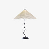 Lampa Stołowa w Stylu Nordyckim z Plisowanym Kloszem | Designerska Lampka Stojąca do Salonu