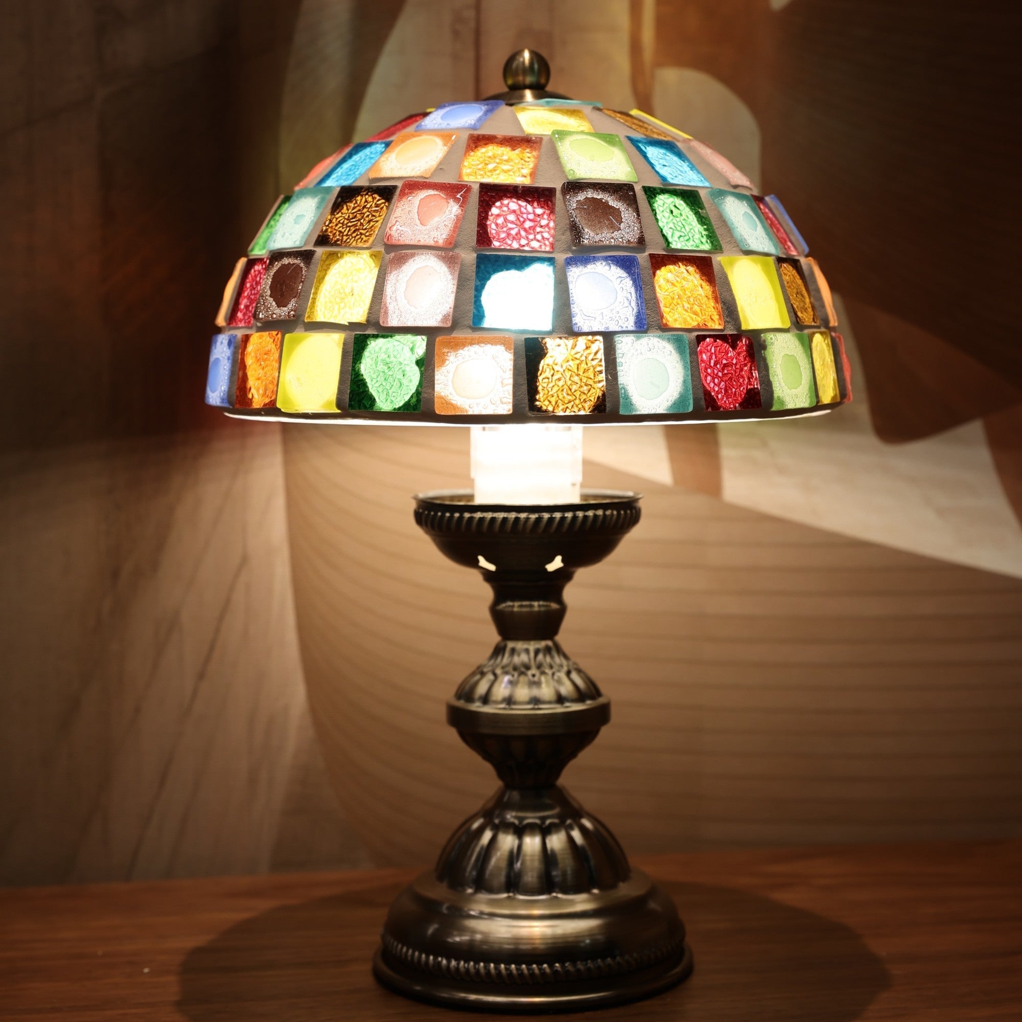 Lampa Stołowa w Stylu Tiffany | Kolorowe Witrażowe Światło